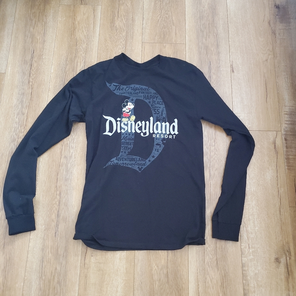 Disneyland Resort HAITI MADE T-shirt Women's S Mickey Mouse Hanes Tomorrowland